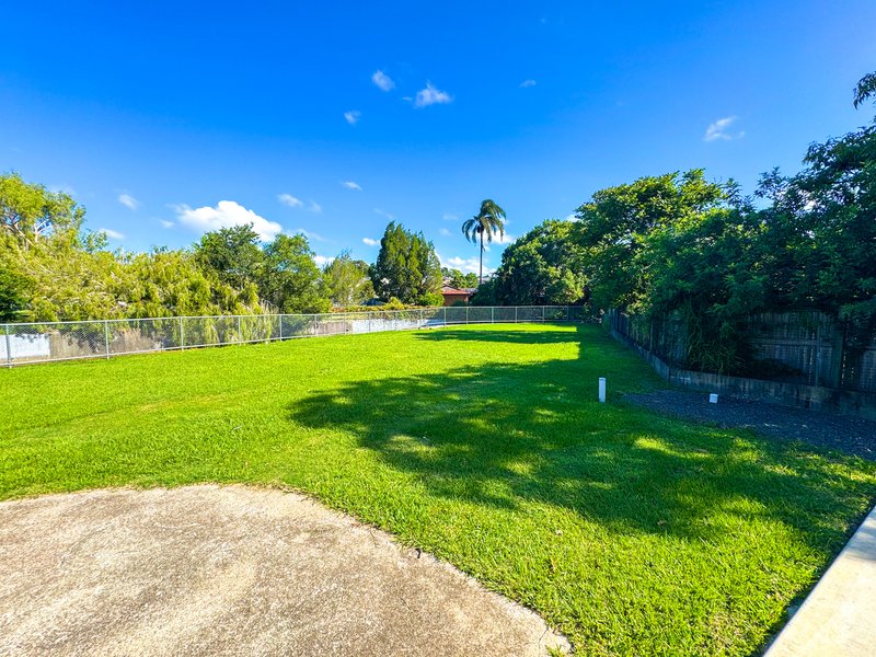 Photo - 2 Bywood Street, Sunnybank Hills QLD 4109 - Image 9