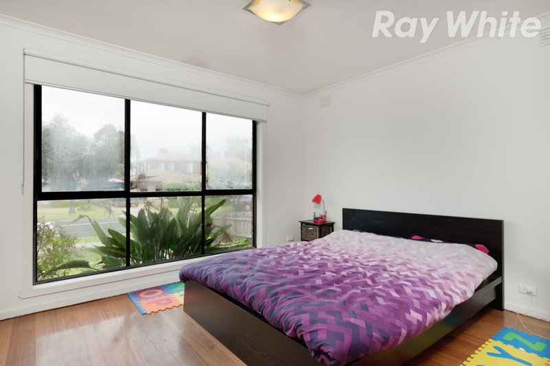 Photo - 2 Cabernet Crescent, Bundoora VIC 3083 - Image 5