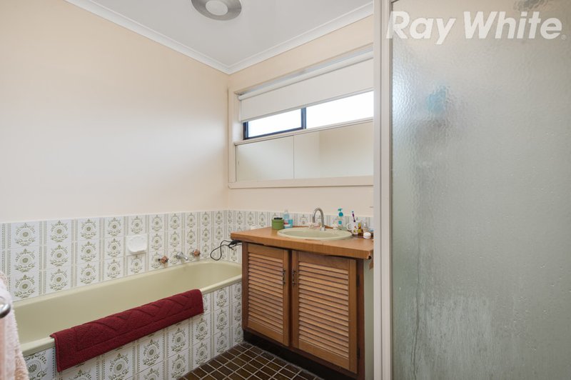 Photo - 2 Cabernet Crescent, Bundoora VIC 3083 - Image 8