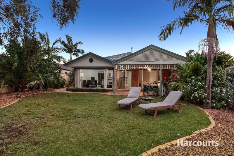 Photo - 2 Cairn Curren Close, Rowville VIC 3178 - Image 12