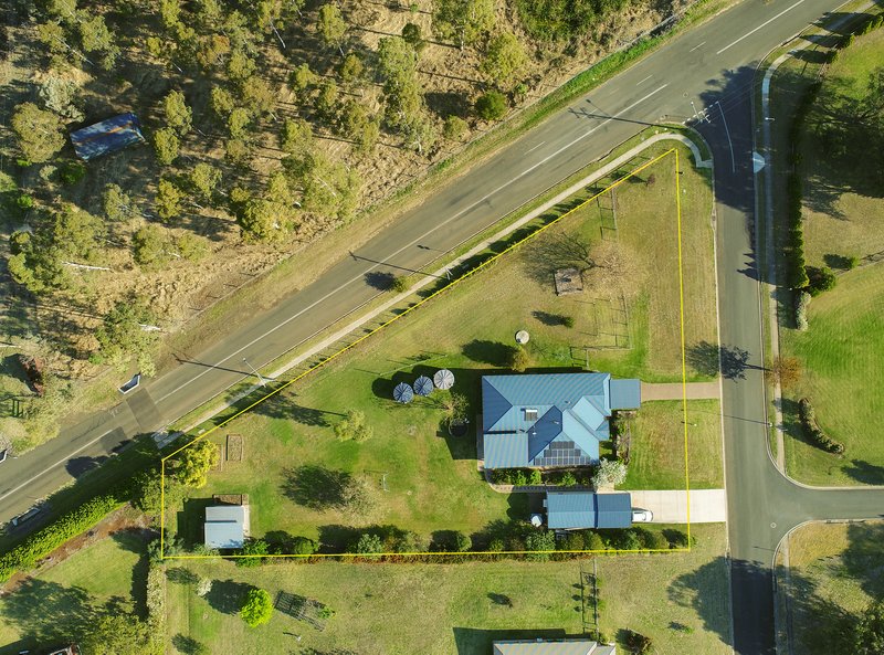 Photo - 2 Calcutt Road, Gowrie Junction QLD 4352 - Image 5