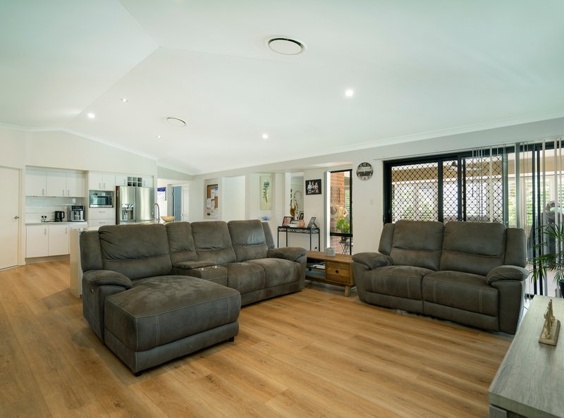 Photo - 2 Calcutt Road, Gowrie Junction QLD 4352 - Image 11