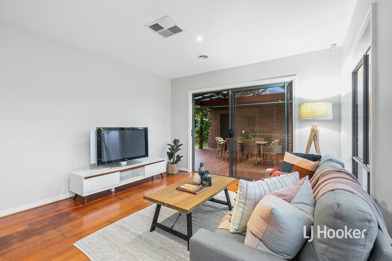 Photo - 2 Caldicott Crescent, Point Cook VIC 3030 - Image 14