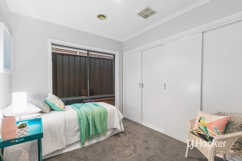 Photo - 2 Caldicott Crescent, Point Cook VIC 3030 - Image 19