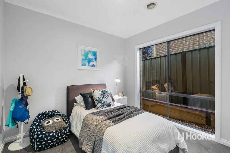 Photo - 2 Caldicott Crescent, Point Cook VIC 3030 - Image 20