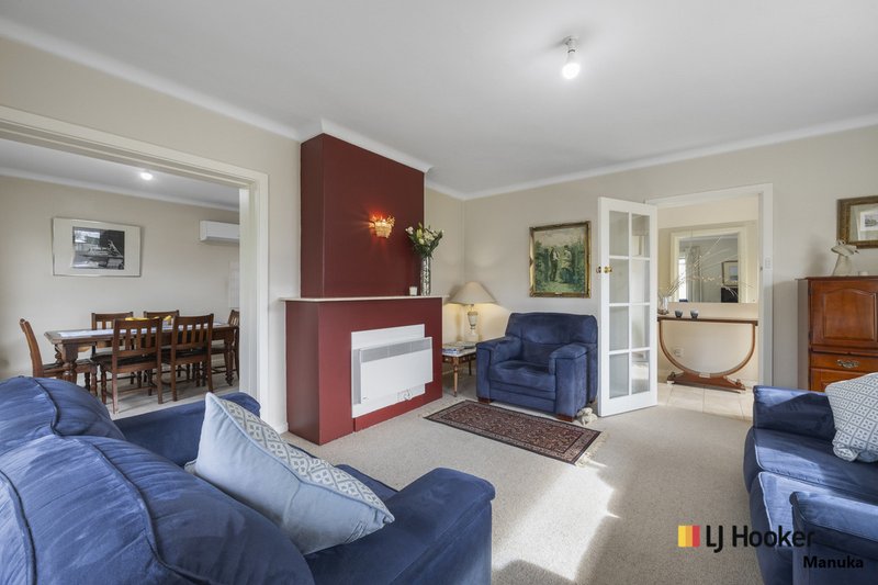 Photo - 2 Caley Crescent, Narrabundah ACT 2604 - Image 3