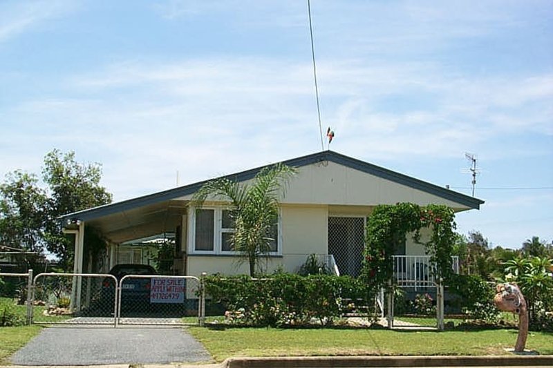 Photo - 2 Callide Crescent, Barney Point QLD 4680 - Image 11