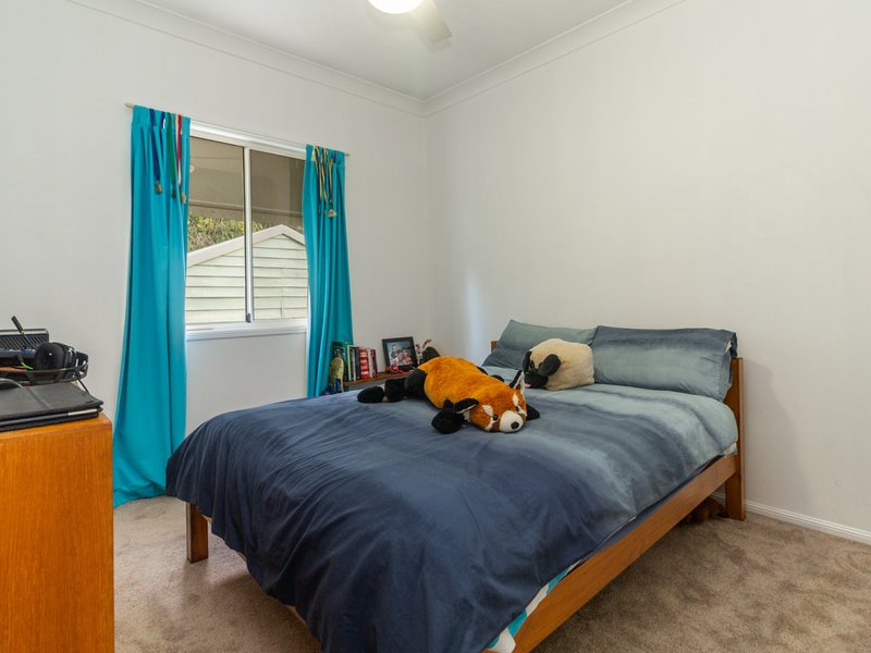 Photo - 2 Cambridge Crescent, Forest Lake QLD 4078 - Image 11