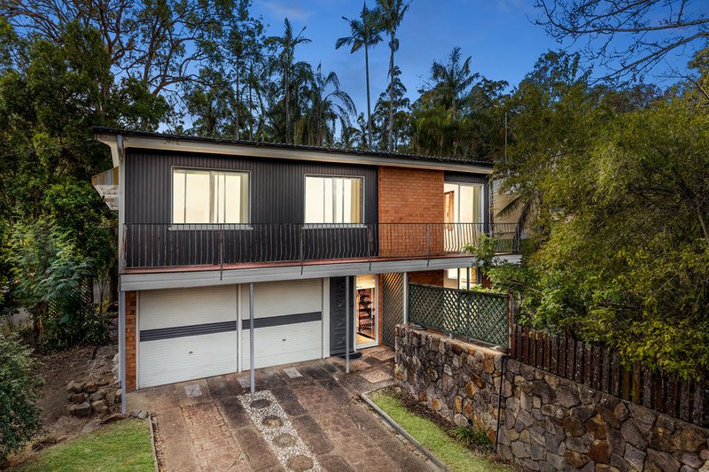 2 Camden Court, Arana Hills QLD 4054