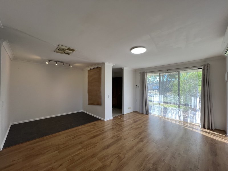 Photo - 2 Camden Court, Thornlie WA 6108 - Image 3