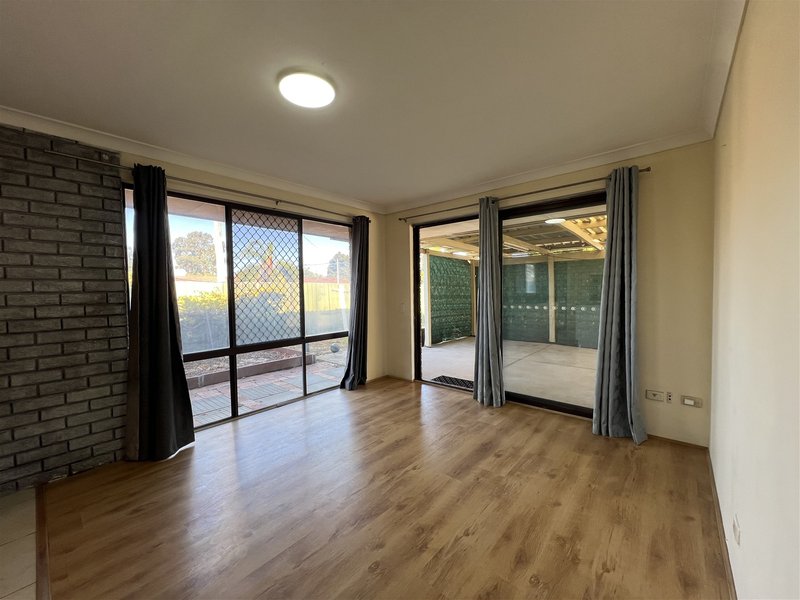 Photo - 2 Camden Court, Thornlie WA 6108 - Image 10