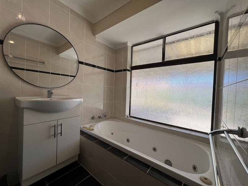 Photo - 2 Camden Court, Thornlie WA 6108 - Image 17