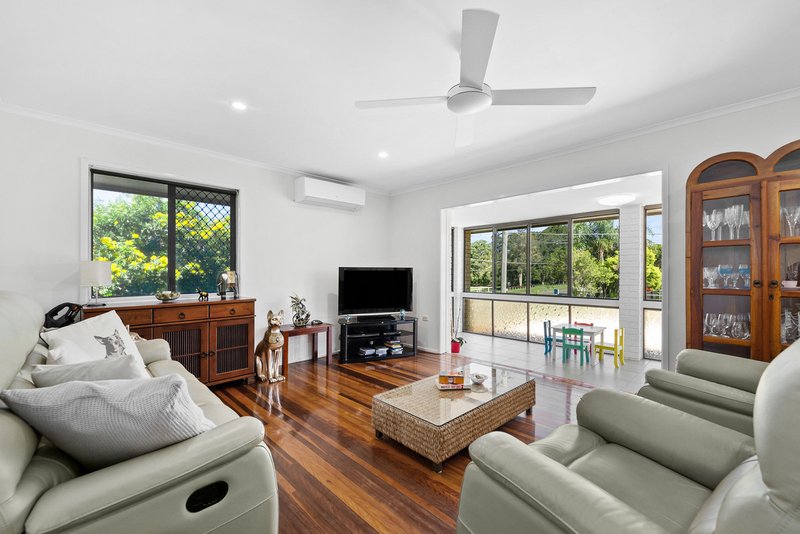 Photo - 2 Camellia Street, Clontarf QLD 4019 - Image 3