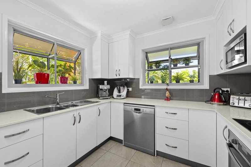 Photo - 2 Camellia Street, Clontarf QLD 4019 - Image 6