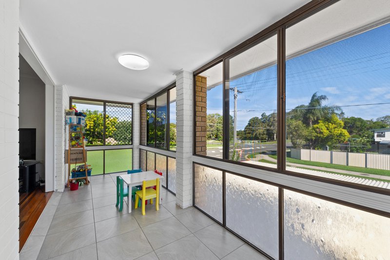 Photo - 2 Camellia Street, Clontarf QLD 4019 - Image 8