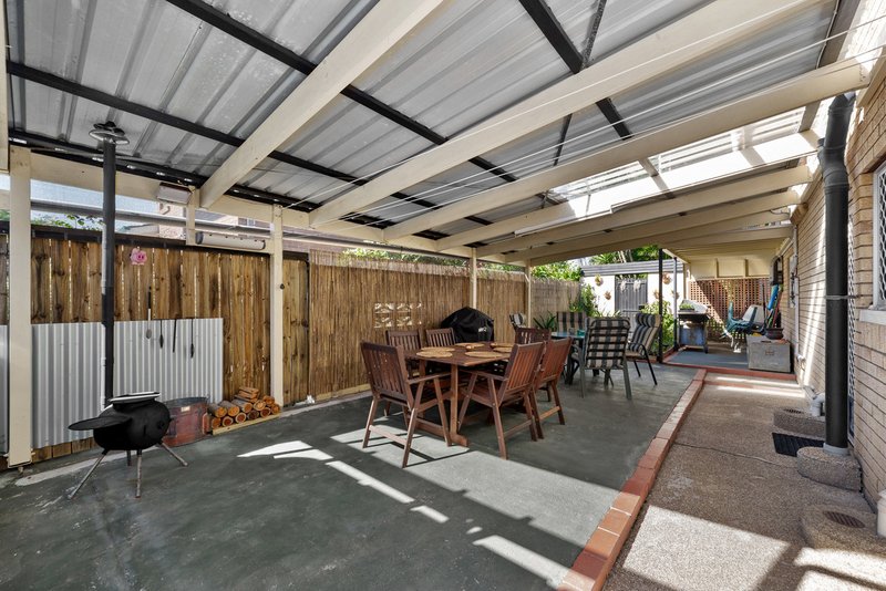 Photo - 2 Camellia Street, Clontarf QLD 4019 - Image 17