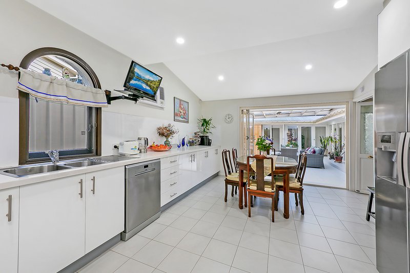 Photo - 2 Camelot Court, Carlingford NSW 2118 - Image 4