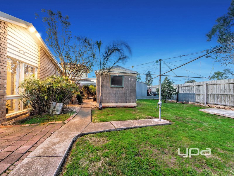 Photo - 2 Camelot Drive, Albanvale VIC 3021 - Image 12