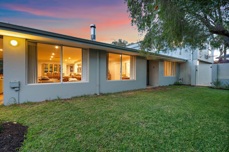 Photo - 2 Campion Crescent, Attadale WA 6156 - Image 4