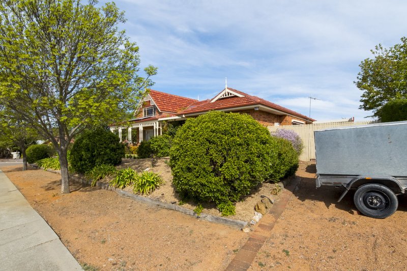 Photo - 2 Cann Close, Palmerston ACT 2913 - Image 4