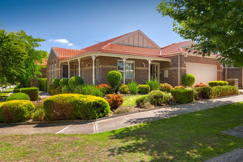 2 Canning Drive, Berwick VIC 3806