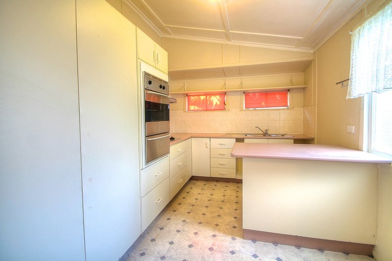 Photo - 2 Canning Lane, North Ipswich QLD 4305 - Image 3