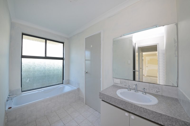 Photo - 2 Canopy Court, Banksia Grove WA 6031 - Image 16