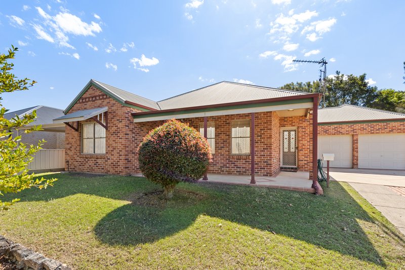 Photo - 2 Canterbury Drive, Morpeth NSW 2321 - Image 3