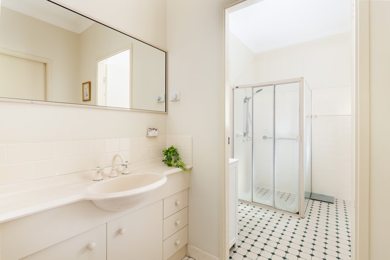 Photo - 2 Canterbury Drive, Morpeth NSW 2321 - Image 13