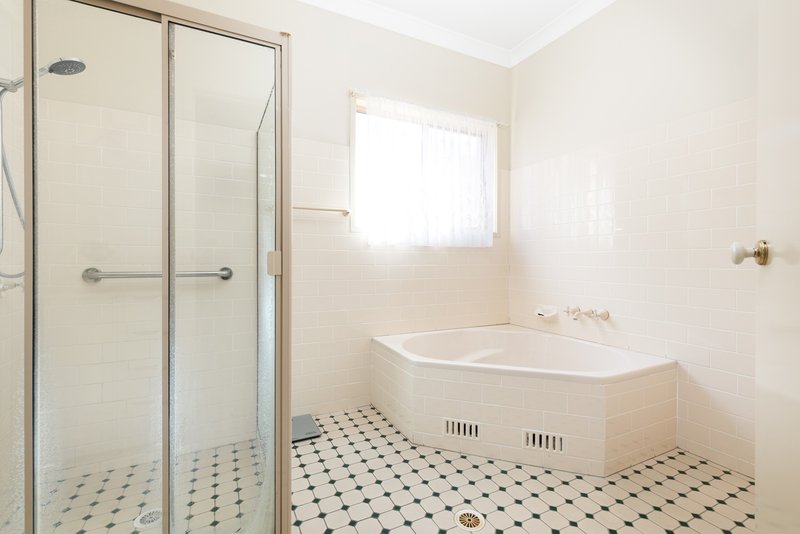 Photo - 2 Canterbury Drive, Morpeth NSW 2321 - Image 14