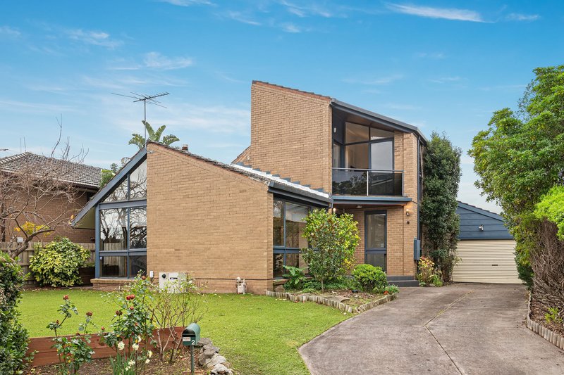Photo - 2 Carbost Court, Macleod VIC 3085 - Image 1