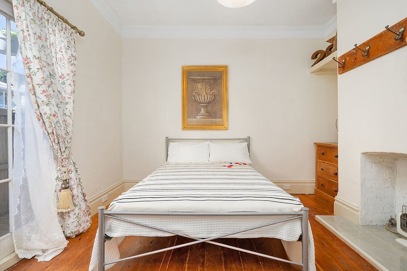 Photo - 2 Cardwell Street, Balmain NSW 2041 - Image 6