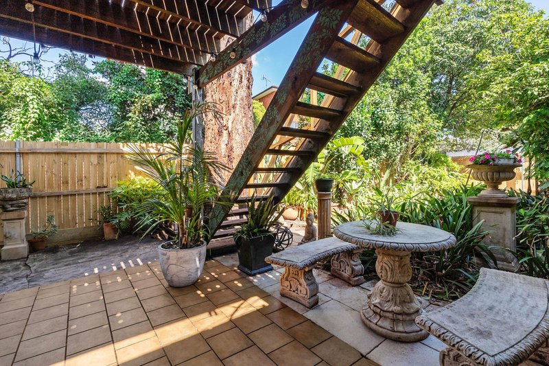 Photo - 2 Cardwell Street, Balmain NSW 2041 - Image 9