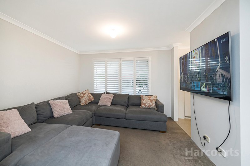 Photo - 2 Carisbrooke Loop, Hocking WA 6065 - Image 4