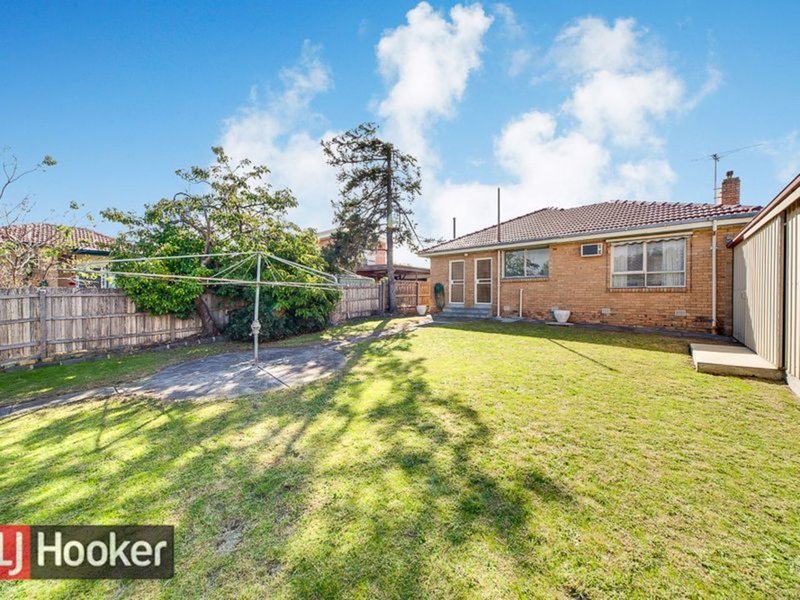 Photo - 2 Carlyon Crt , Springvale VIC 3171 - Image 10