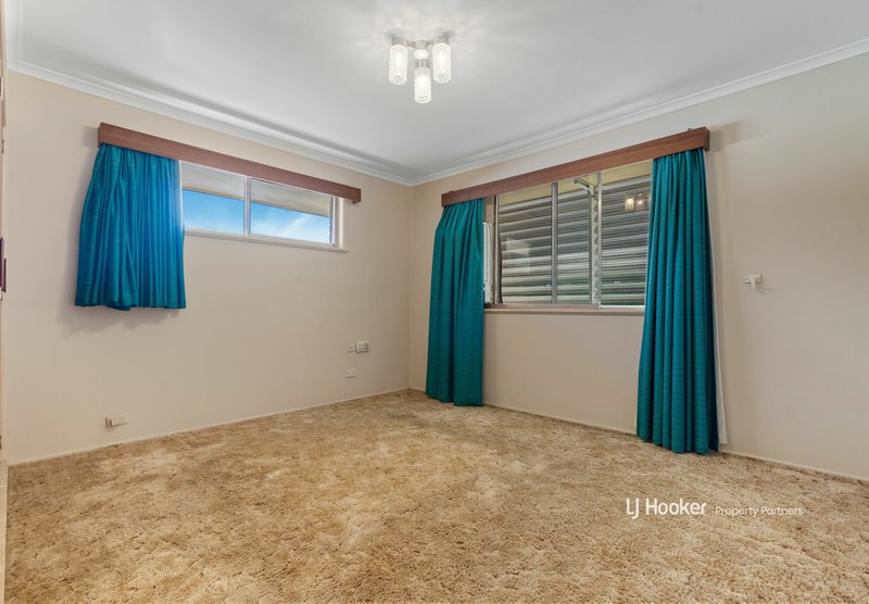 Photo - 2 Carnac Street, Wishart QLD 4122 - Image 10