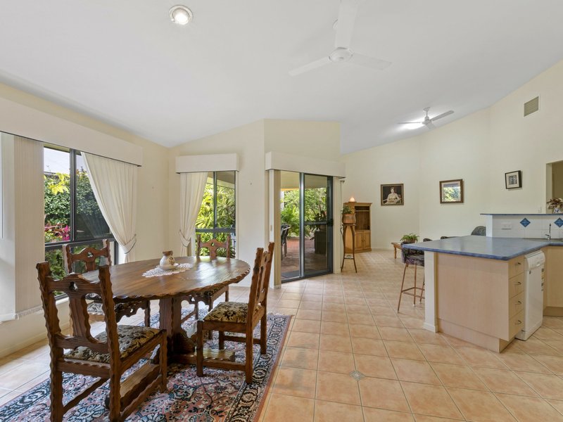 Photo - 2 Carnoustie Court, Twin Waters QLD 4564 - Image 3