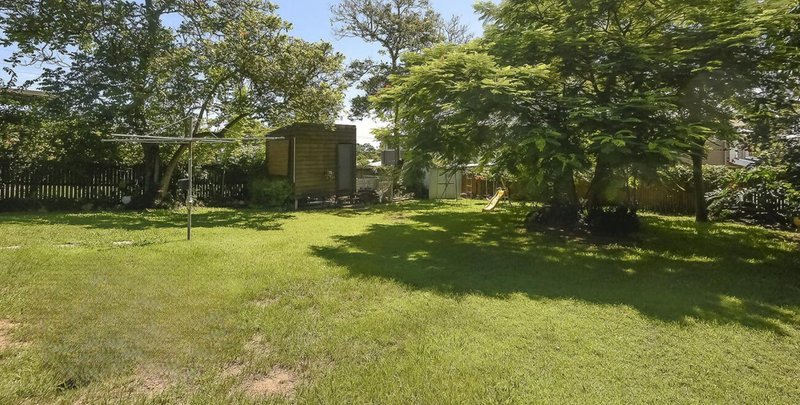 Photo - 2 Carramar Street, Loganlea QLD 4131 - Image 12