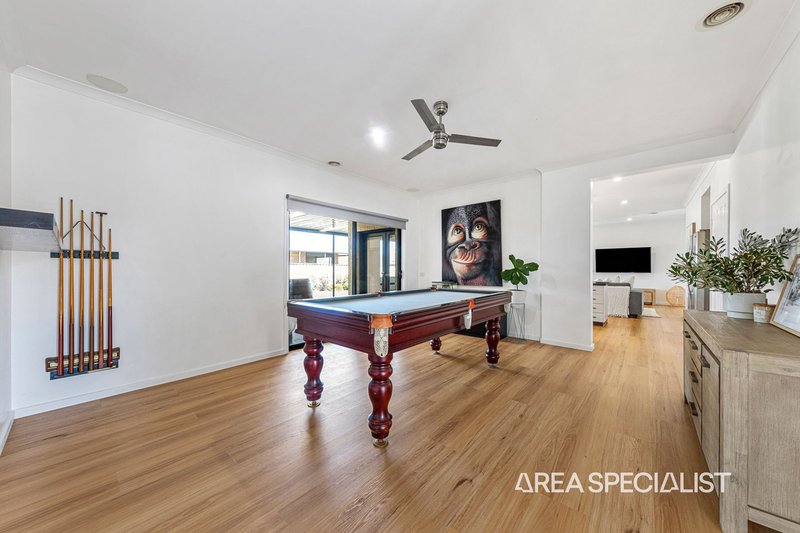 Photo - 2 Carrington Drive, Pakenham VIC 3810 - Image 8