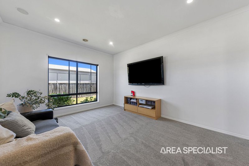 Photo - 2 Carrington Drive, Pakenham VIC 3810 - Image 14