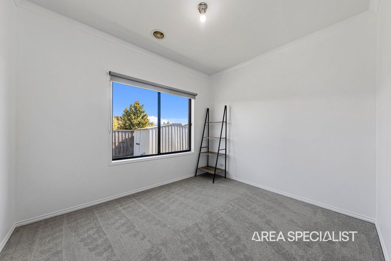 Photo - 2 Carrington Drive, Pakenham VIC 3810 - Image 19