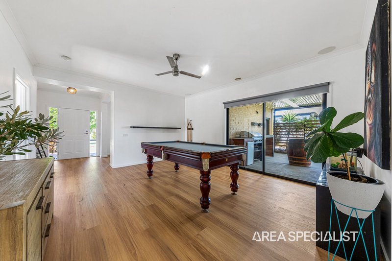 Photo - 2 Carrington Drive, Pakenham VIC 3810 - Image 21