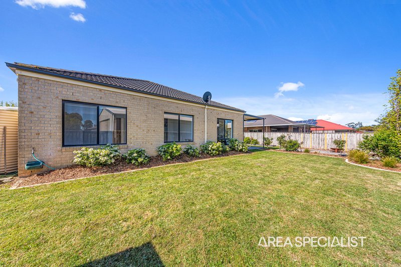 Photo - 2 Carrington Drive, Pakenham VIC 3810 - Image 25