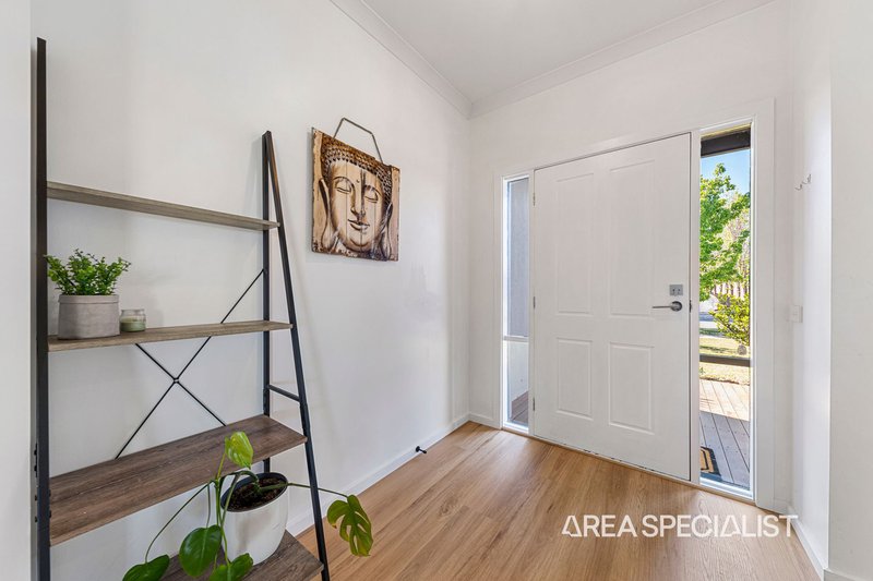 Photo - 2 Carrington Drive, Pakenham VIC 3810 - Image 28