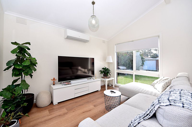 Photo - 2 Cassia Court, Keysborough VIC 3173 - Image 3