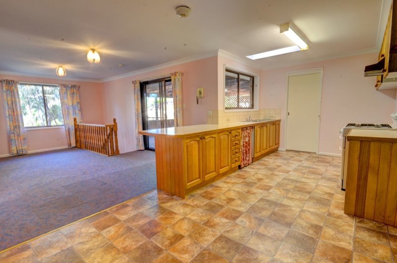 Photo - 2 Castlereagh Street, Tahmoor NSW 2573 - Image 5