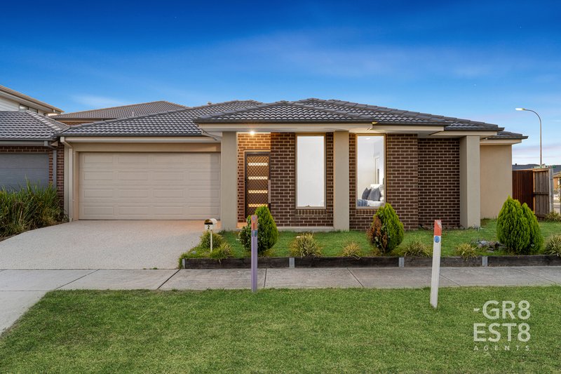 2 Catees Street, Clyde North VIC 3978