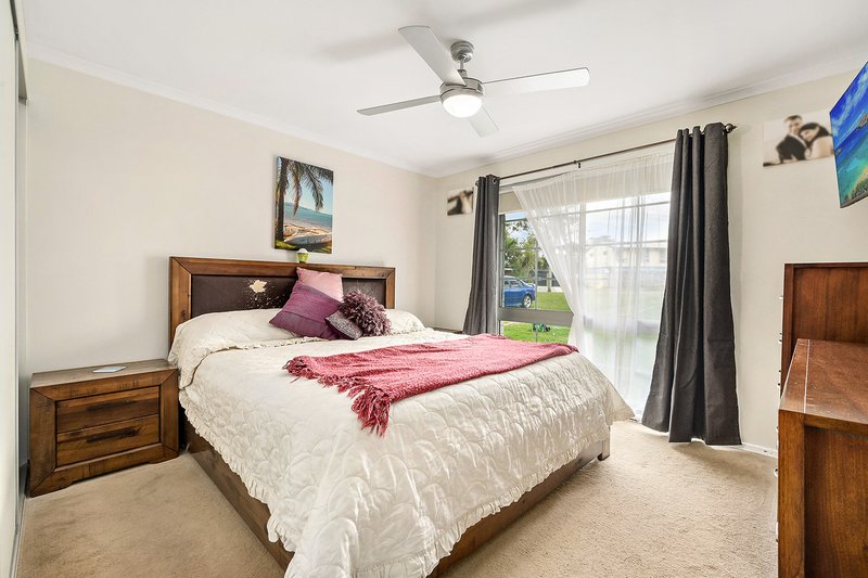 Photo - 2 Catherine Court, Burpengary QLD 4505 - Image 12