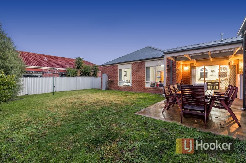 Photo - 2 Cedar Lane, Pakenham VIC 3810 - Image 6