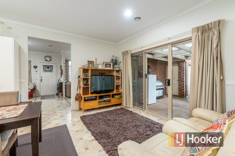 Photo - 2 Cedar Lane, Pakenham VIC 3810 - Image 7